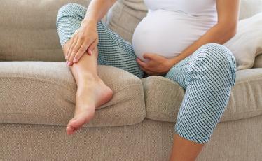 8 CÁCH GIẢM SƯNG PHÙ CHÂN HIỆU QUẢ, AN TOÀN CHO MẸ BẦU 8 CÁCH GIẢM SƯNG PHÙ CHÂN HIỆU QUẢ, AN TOÀN CHO MẸ BẦU
