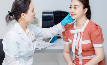 TỰ NẶN MỤN ẨN TẠI NHÀ, NÊN HAY KHÔNG? TỰ NẶN MỤN ẨN TẠI NHÀ, NÊN HAY KHÔNG?